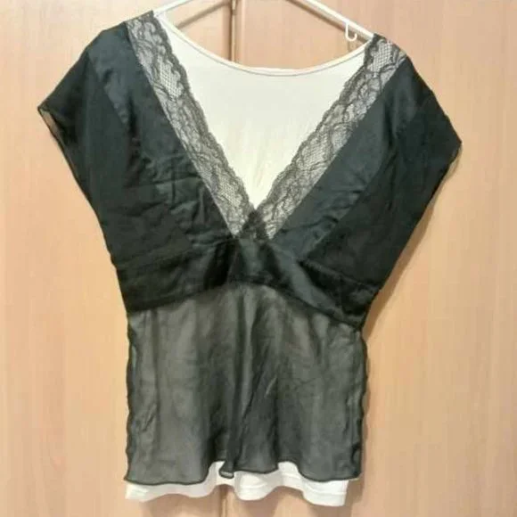 Diane von Furstenberg Black Silk V-neck sheer lace embellished blouse Sz 10 used - Picture 7 of 8
